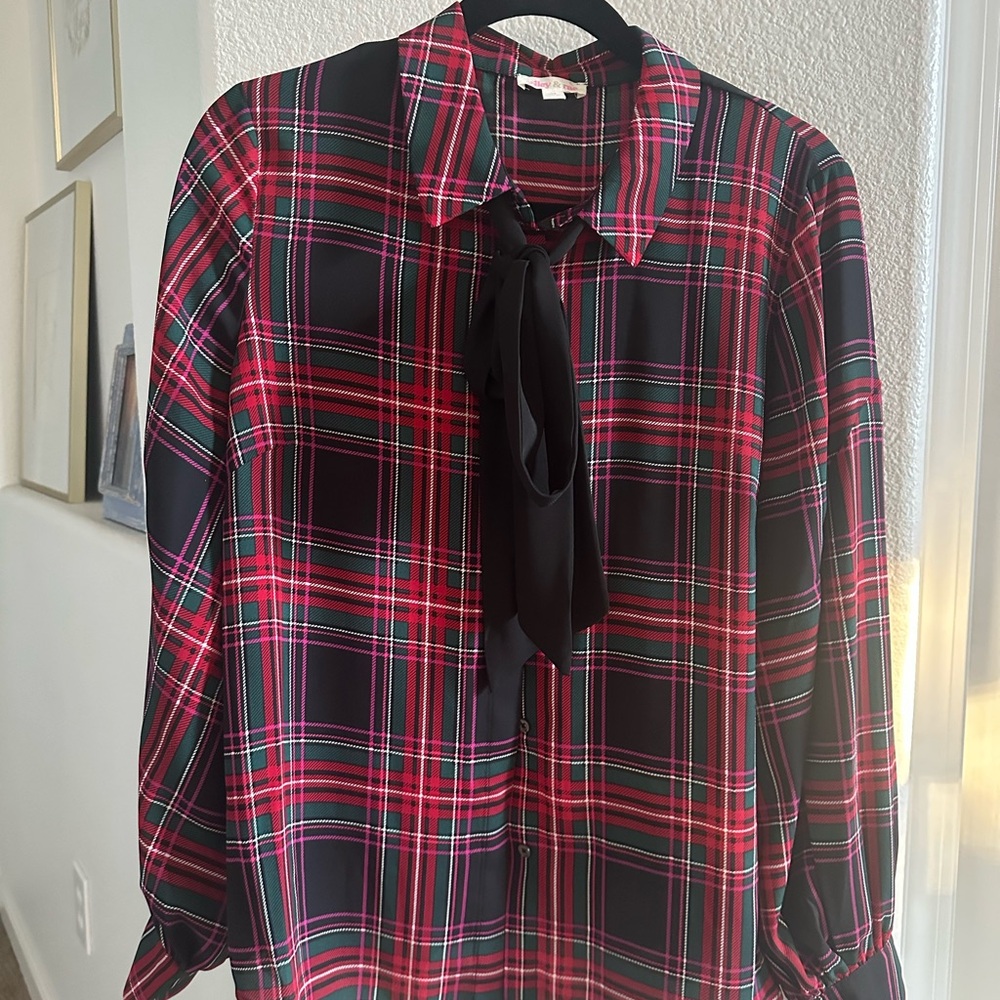 Riley & Rae multicolor holiday blouse